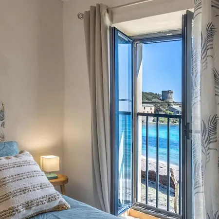 Marine De Villa Meria