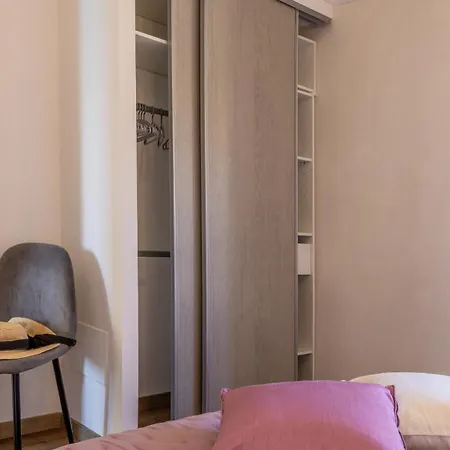 Marine De Villa Meria